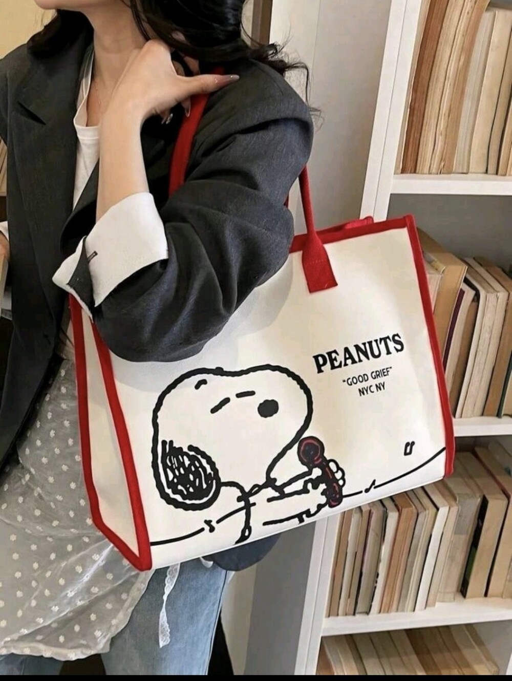 Snoopy Canvas Tote Bag - Picture 2 of 3